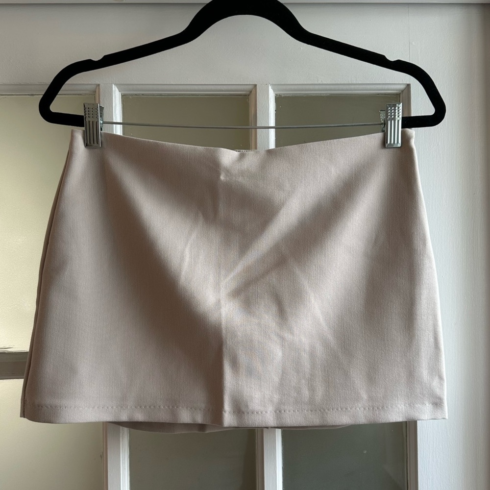 Abercrombie mid rise tailored mini skort